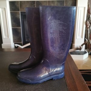 Burberry size 7 dark blue rain boots